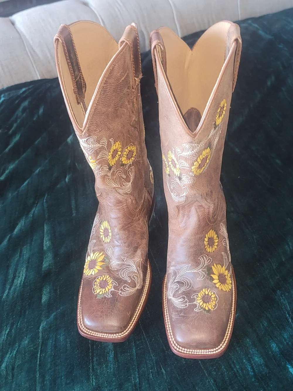 Shyanne Brown Leather Sunflower Embroidered Cowboy Boot